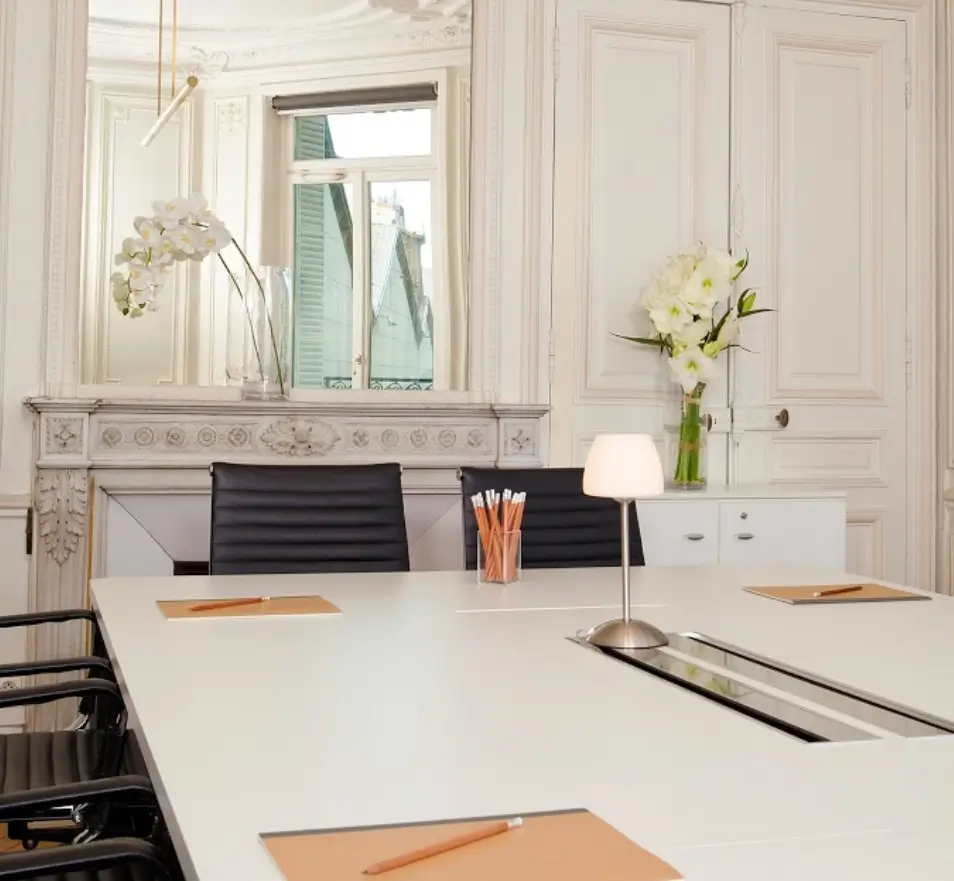 Salle de réunion du cabinet, 16 rue du Rocher à Paris